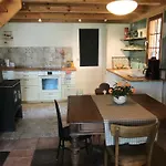 Vakantiehuis Getreidekasten Auf Einer Lamafarm *