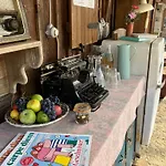 Getreidekasten Auf Einer Lamafarm *