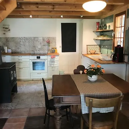 Ferienhaus Getreidekasten Auf Einer Lamafarm *