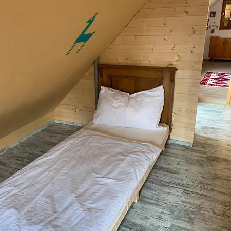 Ferienhaus Getreidekasten Auf Einer Lamafarm