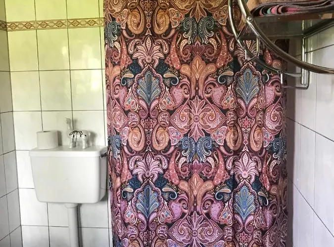 Getreidekasten Auf Einer Lamafarm Oberndorf an der Melk